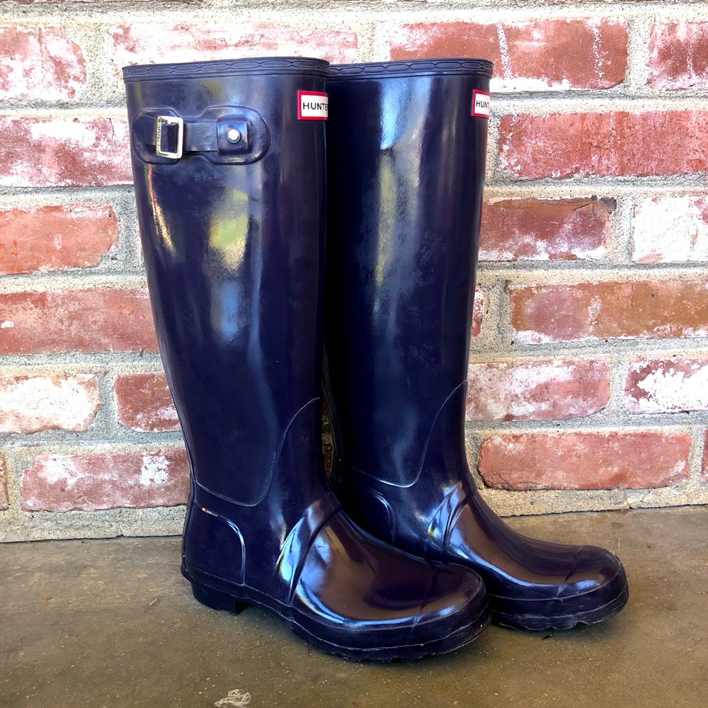 Hunter - EUC Original Tall Gloss Rain Boots